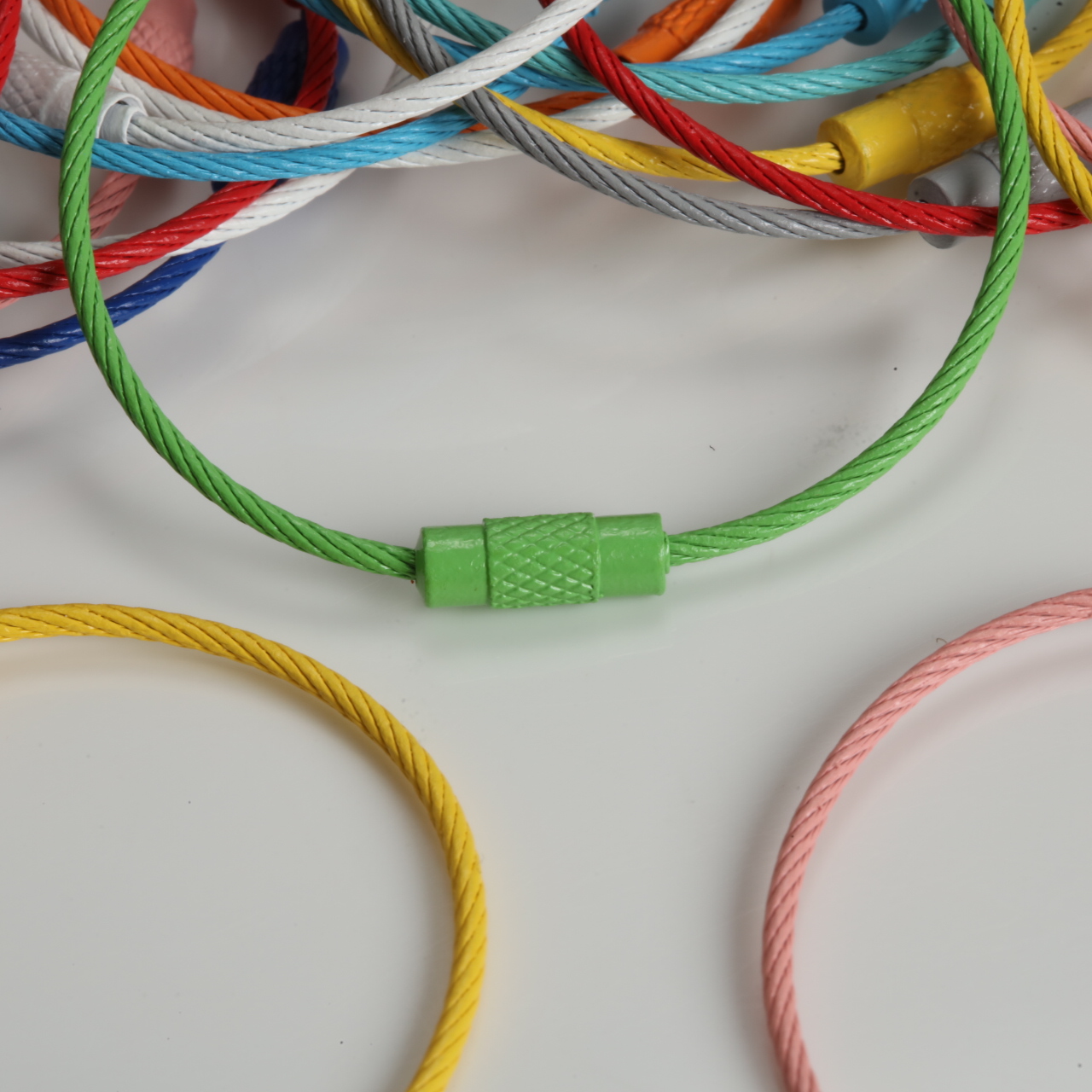 Multicolor Paint Coated Steel  - Jewelry Making Loops reseña y precio